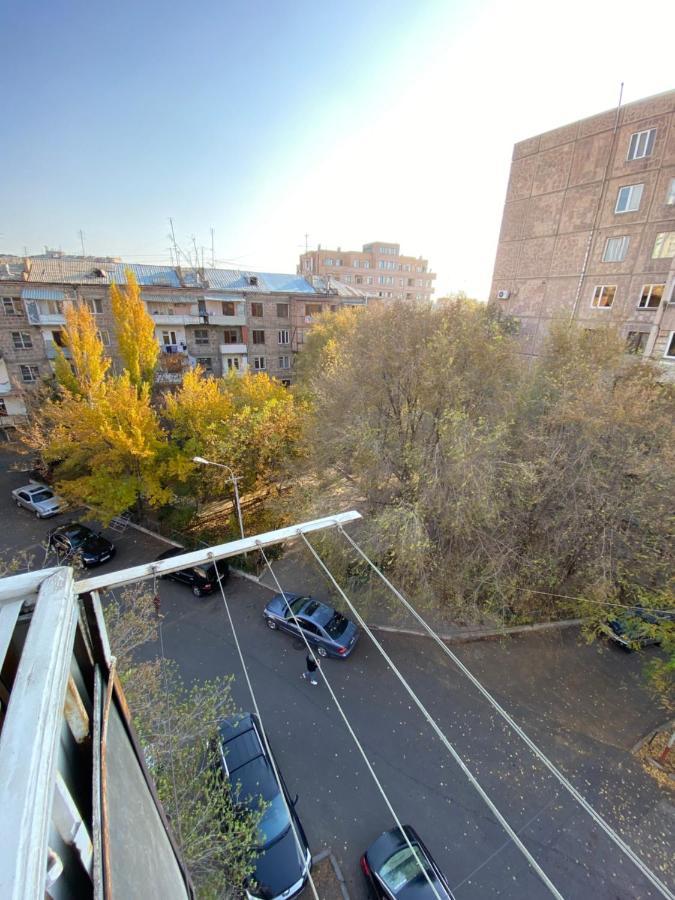 Large Cozy Apartment On Beginning Of Komitas Ave Yerevan Exterior photo