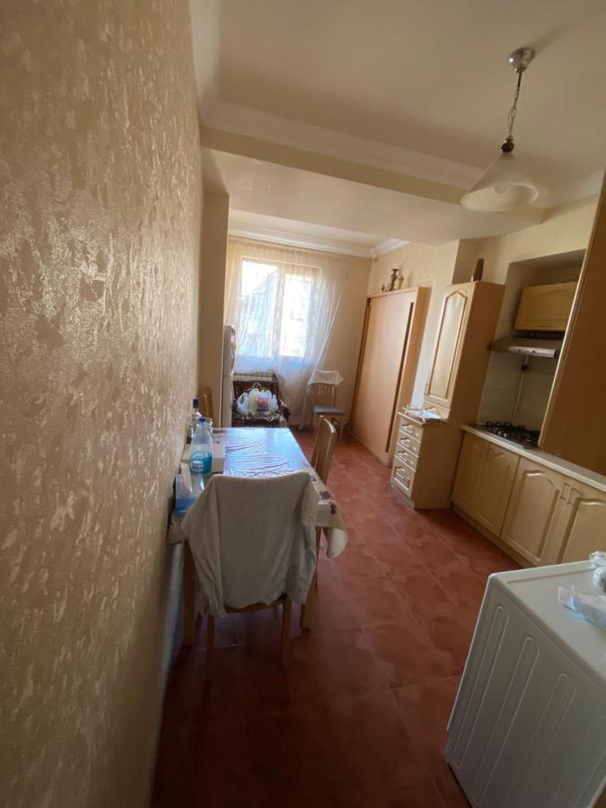Large Cozy Apartment On Beginning Of Komitas Ave Yerevan Exterior photo