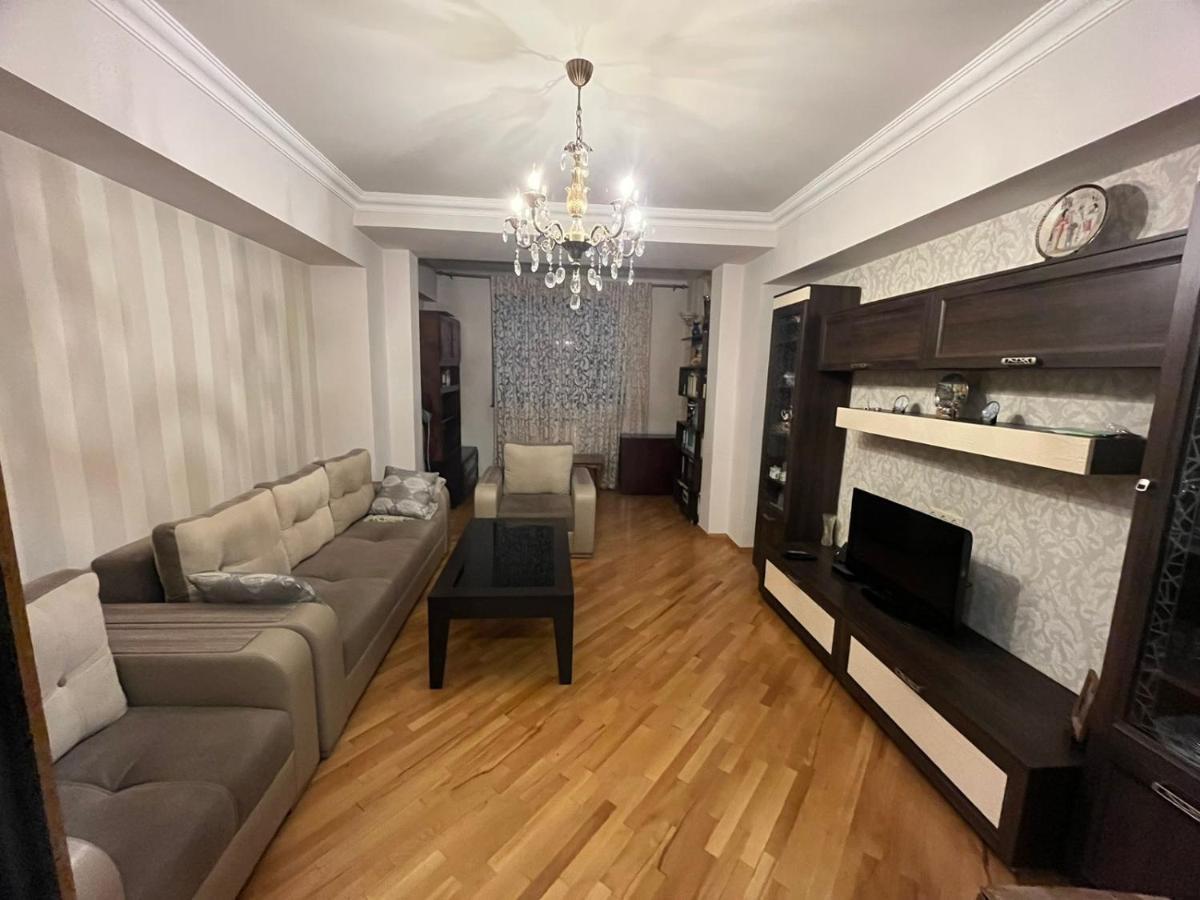 Large Cozy Apartment On Beginning Of Komitas Ave Yerevan Exterior photo